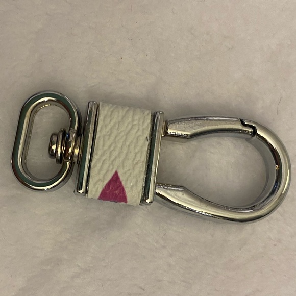 Luxury Key Clasp With Authentic Leather Piece - Picture 2 of 4